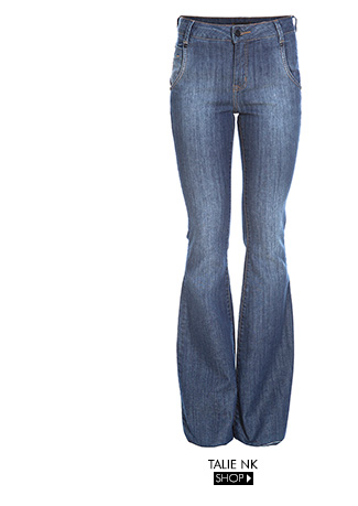 calça jeans flare disponível para compra no gallerist