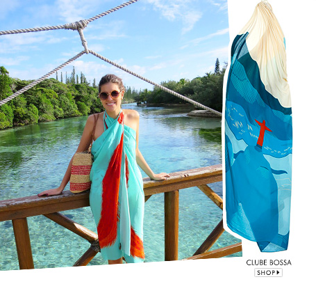 Mari Cassou utilizando look usado em sua viagem à Noa Caledônia.