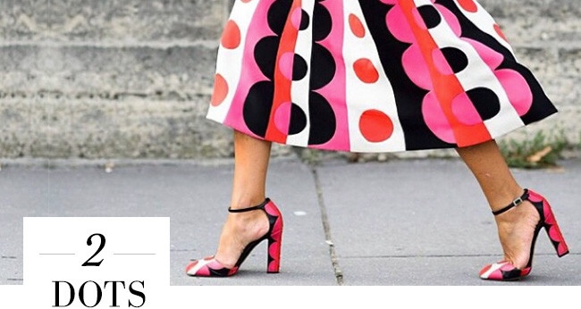 sapatos estampados poás